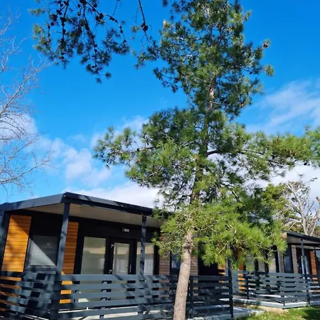 K9 Mobile Camp Dalmacija Privlaka Tatil parkı *
